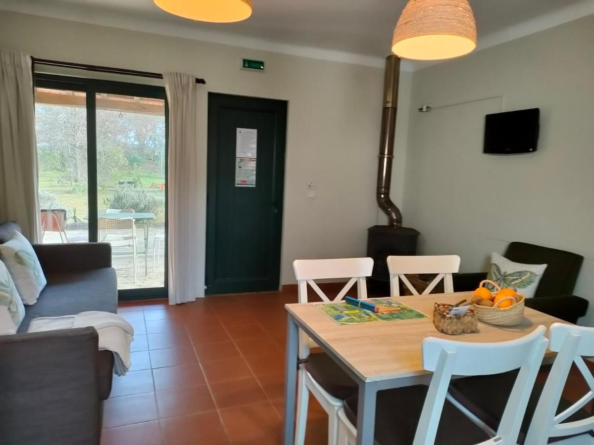 Casa Das Palmeiras-Pedagogic Farm Mangualde Esterno foto